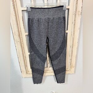 PINK Victoria's Secret Charcoal Leggings size L